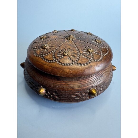 Antique Savoy Round Wooden Trinket Box With Brass Accents & Floral Design Circa - Picture 1 of 9